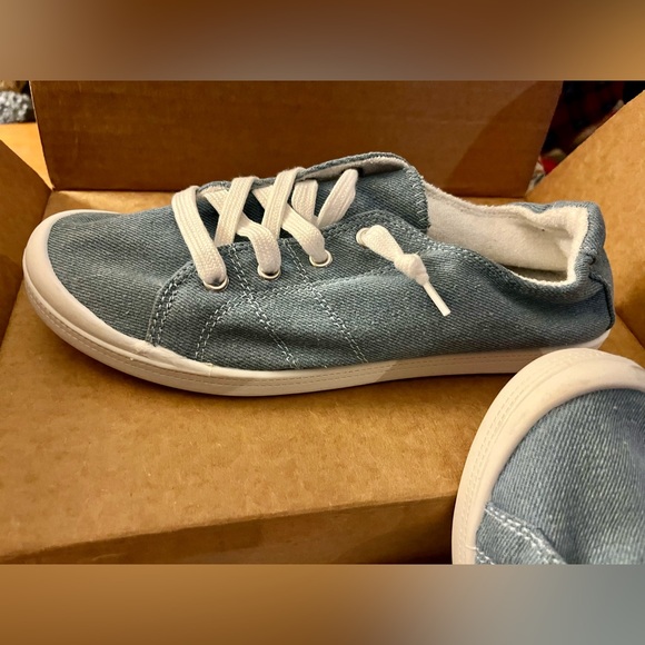 NEW Beneker Canvas Slip-On Sneakers – Denim blue | Size 9 - Picture 6 of 7